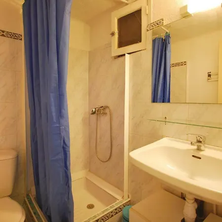 Two-bedroom Holiday In Maxime *