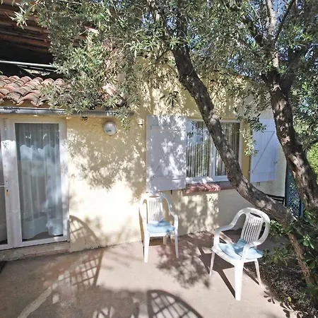 Two-bedroom Holiday In Maxime Holiday home *